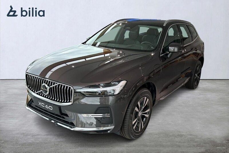 Grå Ny 2024 Volvo XC60 Core SUV | 569 900 kr (Marknadspris) - Bild 1/3