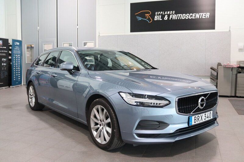 Ljusblå (blå metallic) Begagnad 2017 Volvo V90 Kombi | 249 900 kr (Lite dyr) - Bild 1/4