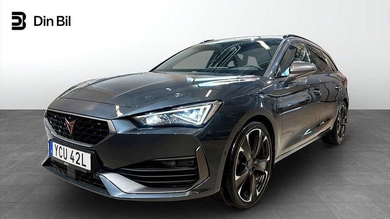 Grå Begagnad 2024 Cupra Leon VZ Kombi | 319 900 kr (Bra pris) - Bild 1/4
