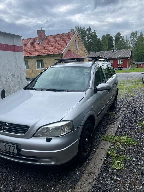 Grå Begagnad 2000 Opel Astra Kombi | 13 000 kr (Bra pris) - Bild 1/1