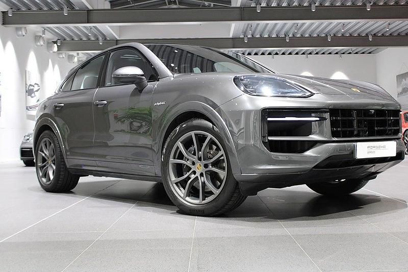 Mörkgrå Begagnad 2023 Porsche Cayenne SUV | 1 195 000 kr (Dyr) - Bild 1/4