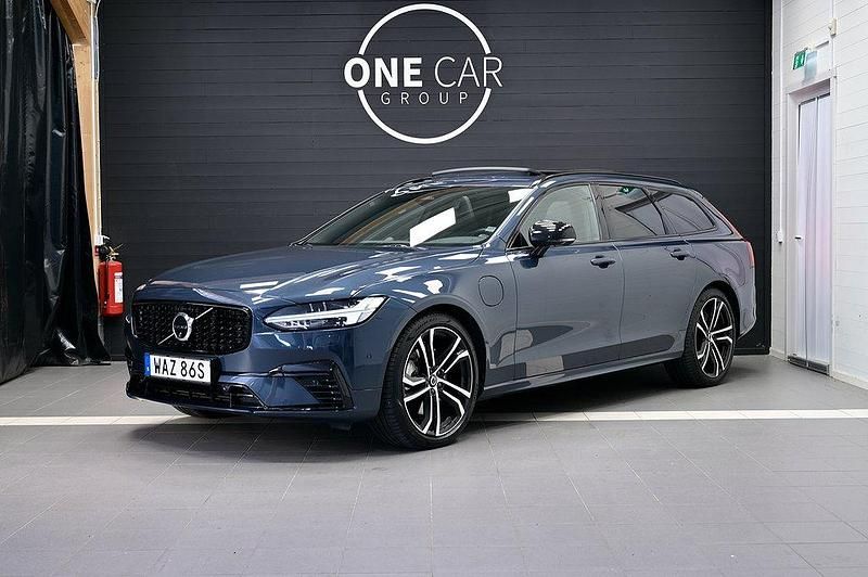 Mörkblå Begagnad 2023 Volvo V90 Ultimate Kombi | 629 800 kr (Dyr) - Bild 1/4