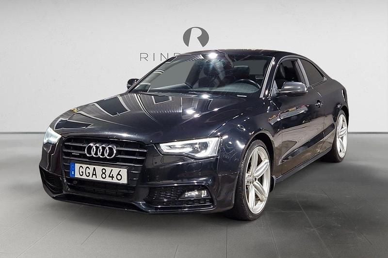 Svart Begagnad 2013 Audi A5 S-Line Sportkupé | 139 900 kr (Marknadspris) - Bild 1/3