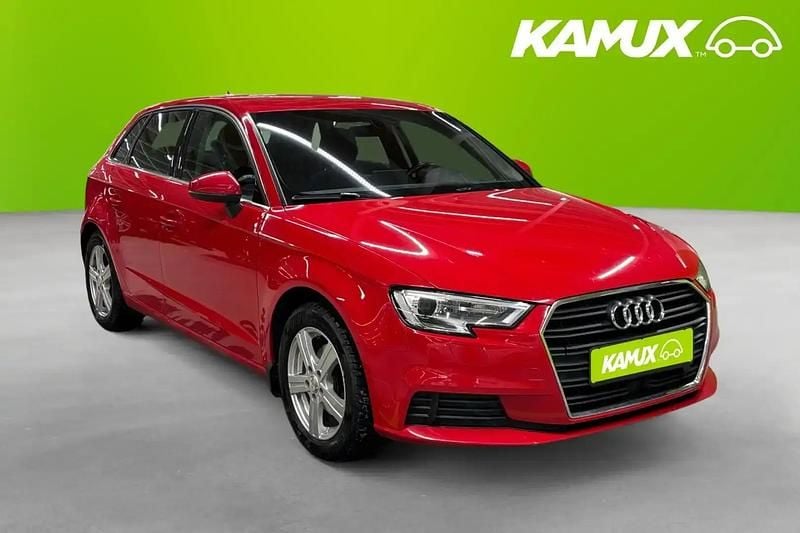 Begagnad Audi A3 Sportback Comfort 150 HK (110 kW) 2018 Röd Halvkombi