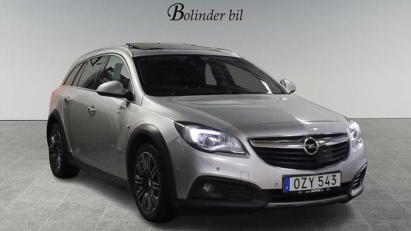 Grå Begagnad 2016 Opel Insignia Country Tourer Business Kombi | 99 800 kr (Marknadspris) - Bild 1/4
