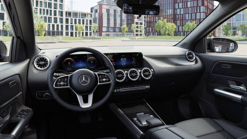 Begagnad Mercedes EQA250+ Edition 141 kW (192 HK) 2023 Svart SUV