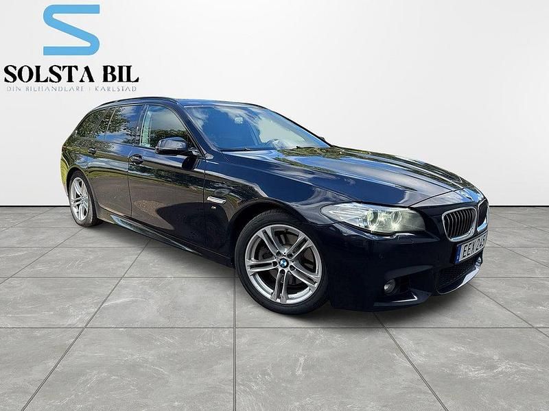 Svart Begagnad 2016 BMW 520 M Sport Kombi | 199 900 kr (Marknadspris) - Bild 1/4