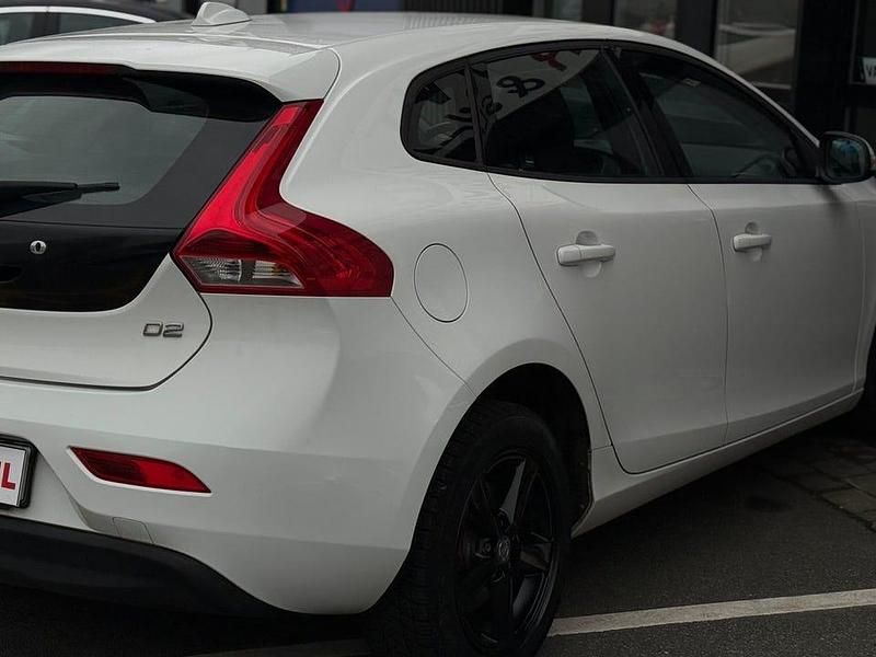 Begagnad Volvo V40 Kinetic 116 HK (85 kW) 2014 Vit