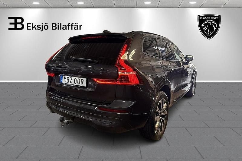 Begagnad Volvo XC60 Momentum 197 HK (144 kW) 2021 Grå metallic SUV
