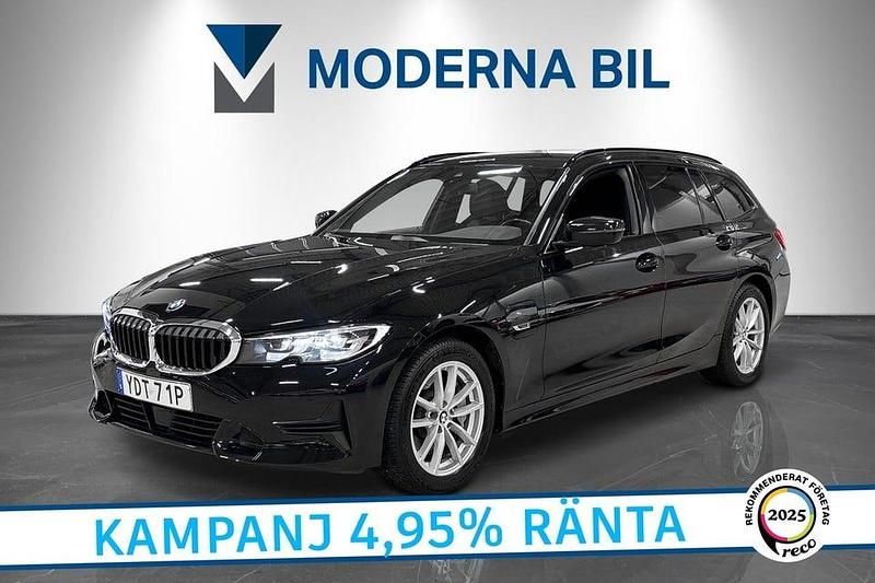 Svart Begagnad 2022 BMW 330 Sport Line Kombi | 287 400 kr (Lite dyr) - Bild 1/4