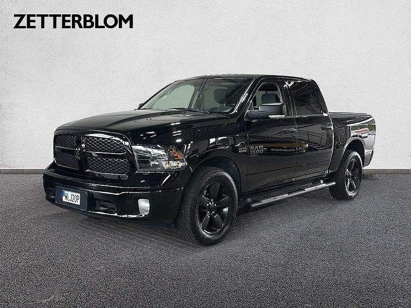 Svart Begagnad 2022 RAM 1500 Pickup | 489 900 kr - Bild 1/4