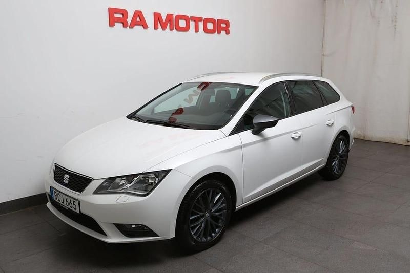 Vit Begagnad 2015 Seat Leon ST CONNECT Kombi | 109 800 kr (Marknadspris) - Bild 1/3