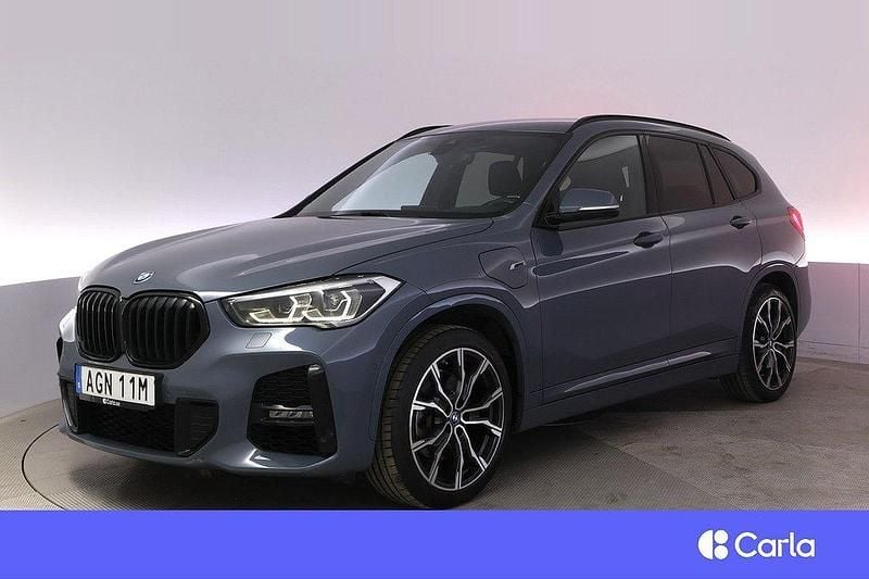 Mörkgrå Begagnad 2022 BMW X1 M Sport SUV | 359 900 kr (Dyr) - Bild 1/4
