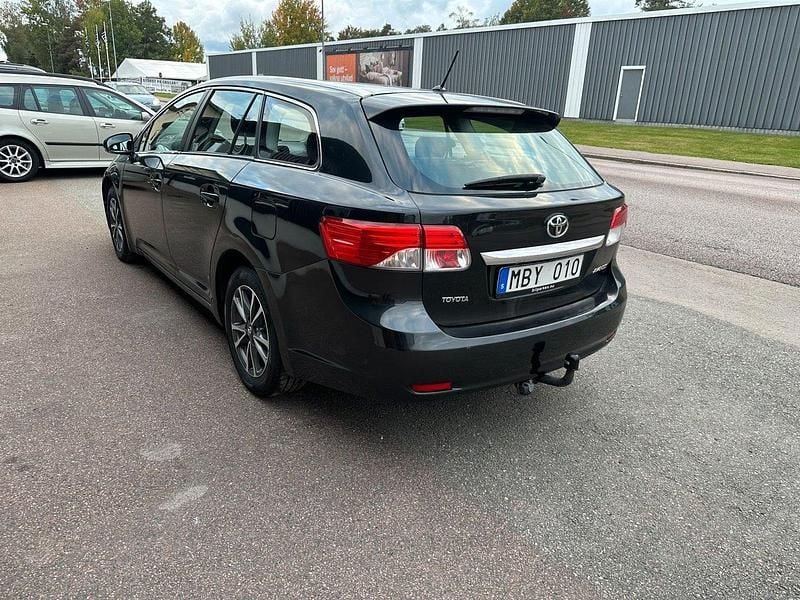 Svart Begagnad 2013 Toyota Avensis Business Edition Kombi | 55 000 kr (Bra pris) - Bild 1/4