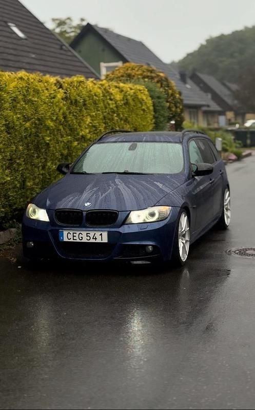 Begagnad 2009 BMW 325 Kombi | 93 000 kr (Dyr) - Bild 1/4