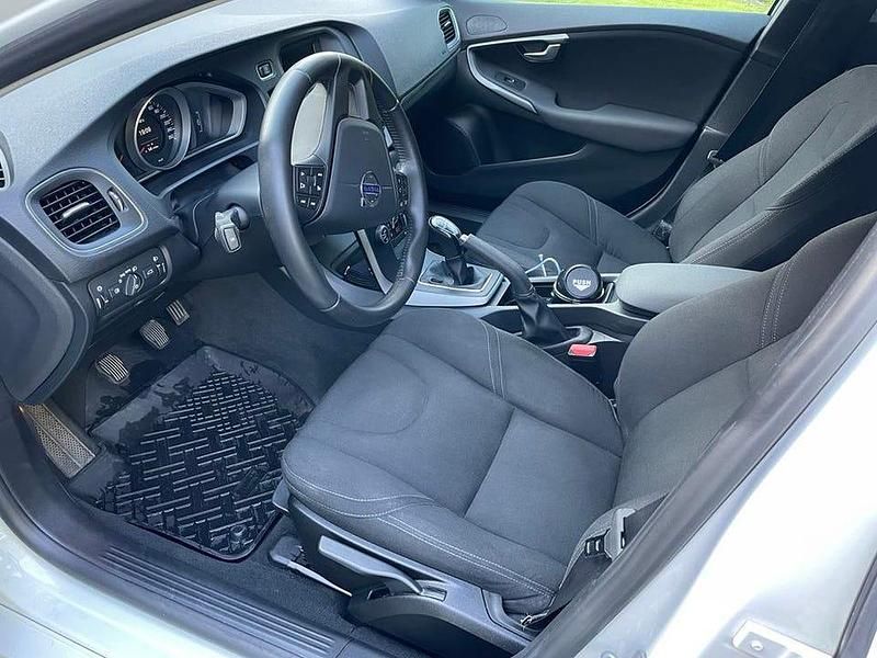 Begagnad Volvo V40 122 HK (89 kW) 2016 Halvkombi