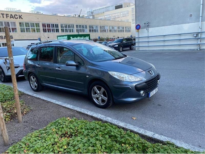 Grå Begagnad 2006 Peugeot 307 Kombi | 24 900 kr (Lite dyr) - Bild 1/4