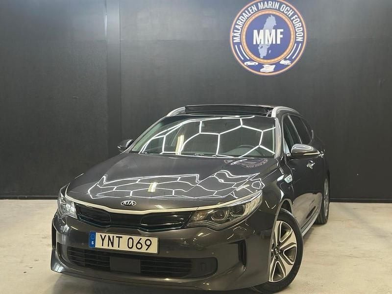 Grå Begagnad 2018 Kia Optima Sport Kombi | 164 800 kr (Marknadspris) - Bild 1/4