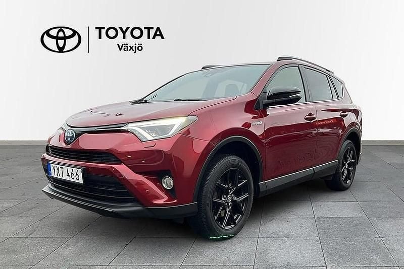Röd Begagnad 2017 Toyota RAV4 Hybrid Edition SUV | 259 000 kr (Marknadspris) - Bild 1/3