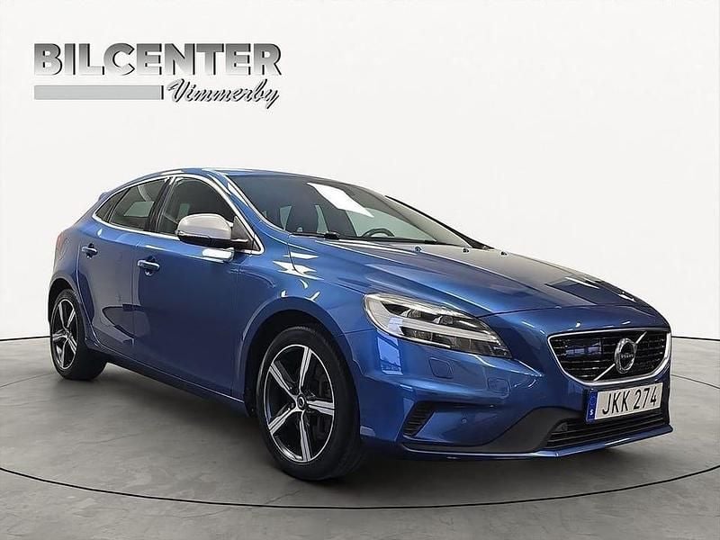 Blå Begagnad 2018 Volvo V40 R-Design Pro Kombi | 179 900 kr (Marknadspris) - Bild 1/4