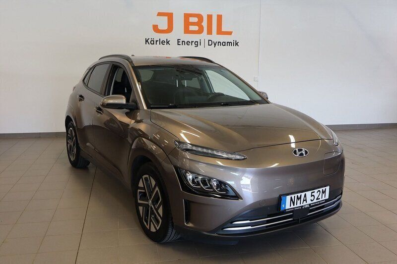 Brun Begagnad 2021 Hyundai Kona Essential SUV | 199 900 kr (Marknadspris) - Bild 1/4