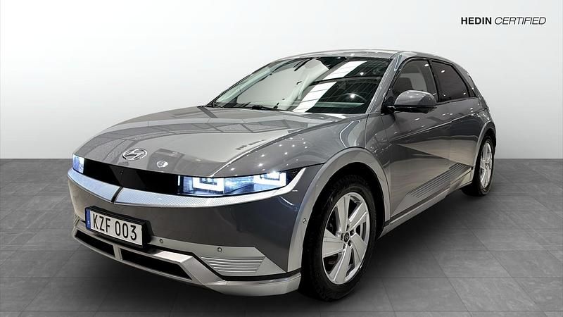 Grå Begagnad 2021 Hyundai Ioniq 5 Advanced SUV | 309 900 kr (Bra pris) - Bild 1/4