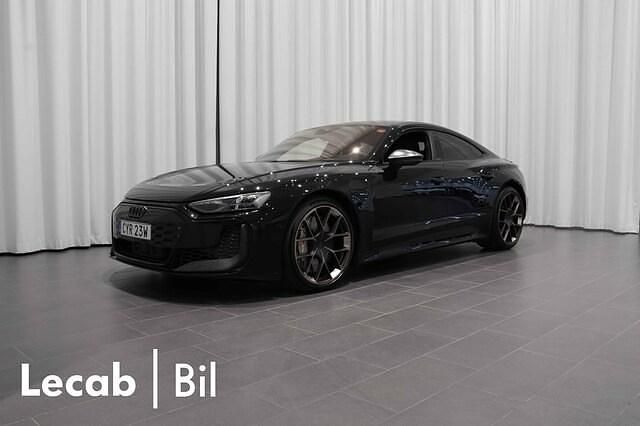 Mytsvart metallic Begagnad 2025 Audi e-tron GT quattro Performance Sedan | 1 469 500 kr - Bild 1/4