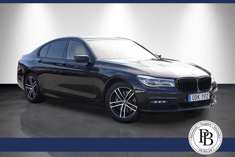 Svart Begagnad 2016 BMW 740 Executive Sedan | 299 900 kr (Bra pris) - Bild 1/4