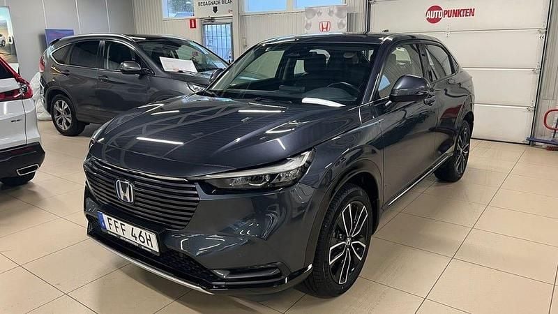 Mörkgrå (grå) Begagnad 2022 Honda HR-V Advance SUV | 289 000 kr (Marknadspris) - Bild 1/4