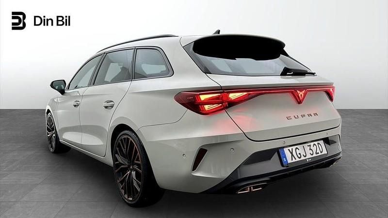 Begagnad Cupra Leon VZ 177 HK (130 kW) 2025 Taiga grey Kombi