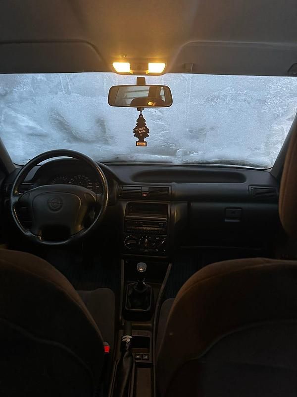 Begagnad Opel Astra 116 HK (85 kW) 1995 Röd