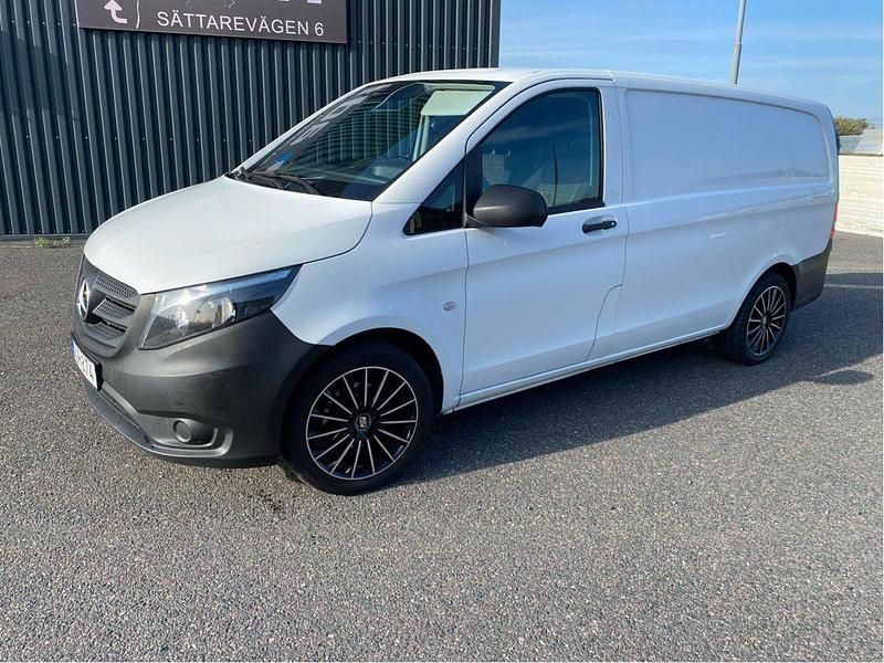 Vit Begagnad 2018 Mercedes Vito Minibuss | 199 000 kr (Lite dyr) - Bild 1/4