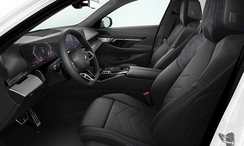 Vit Ny 2025 BMW i5 M Sport Kombi | 760 700 kr (Marknadspris) - Bild 1/1