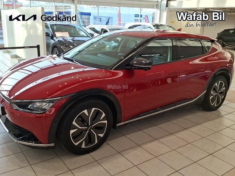 Röd (/cr5/ runway red m) Begagnad 2022 Kia EV6 Plus SUV | 424 900 kr - Bild 1/4