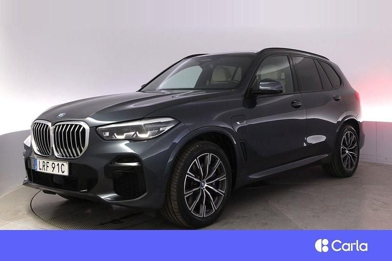 Grå Begagnad 2022 BMW X5 M Sport SUV | 699 900 kr (Marknadspris) - Bild 1/4