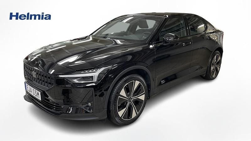Svart Begagnad 2022 Polestar 2 Plus Sedan | 379 900 kr (Marknadspris) - Bild 1/4