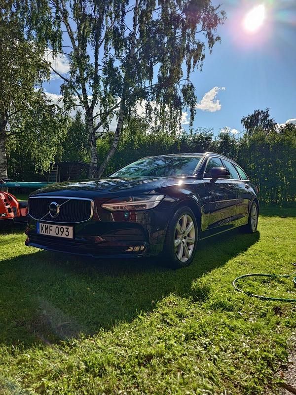 Begagnad Volvo V90 150 HK (110 kW) 2017 Kombi