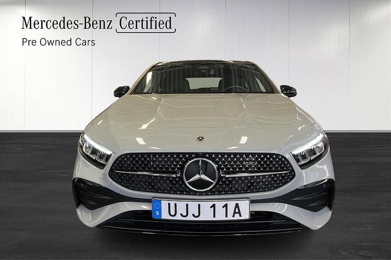 Begagnad Mercedes A250 15 HK (11 kW) 2026 Grå Halvkombi