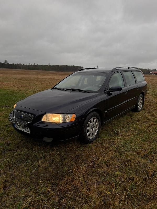 Begagnad 2005 Volvo V70 Kombi | 27 000 kr (Marknadspris) - Bild 1/4