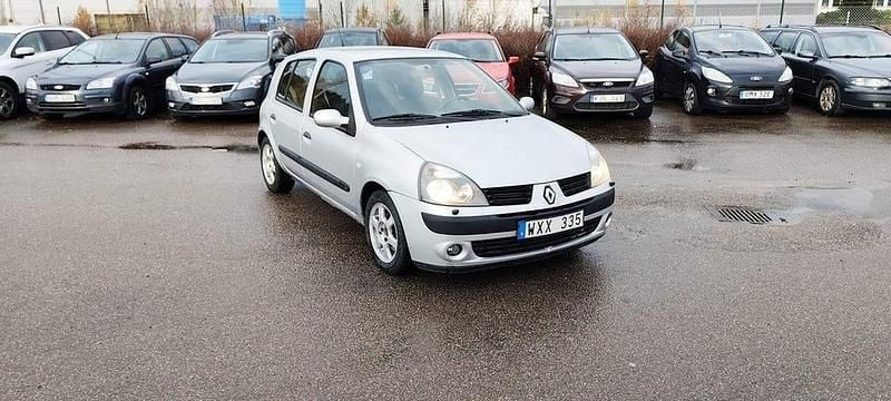 Grå Begagnad 2005 Renault Clio R.S. Halvkombi | 19 900 kr (Bra pris) - Bild 1/4