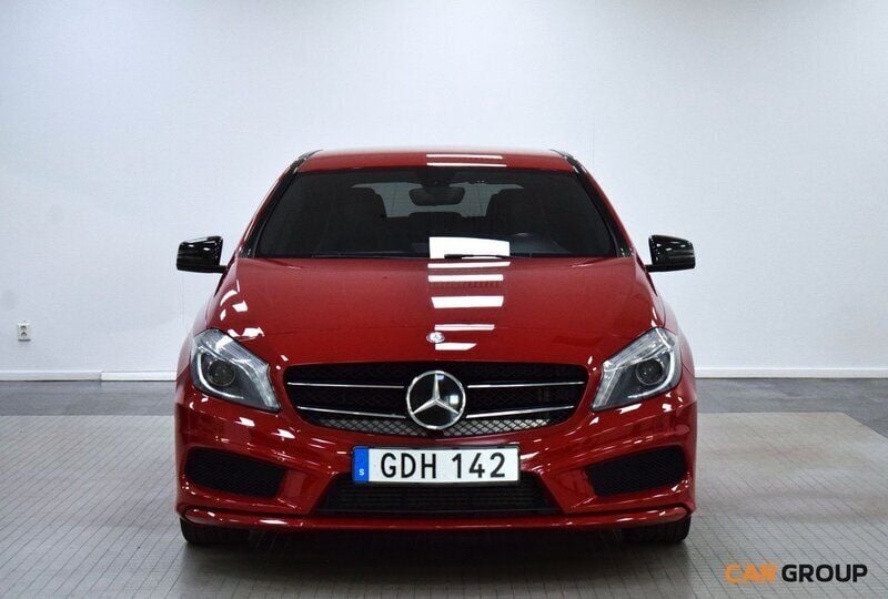 Röd Begagnad 2015 Mercedes A180 AMG line Halvkombi | 122 900 kr (Bra pris) - Bild 1/4