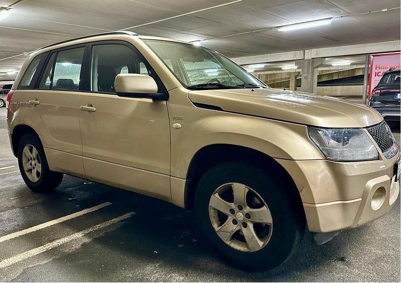 Brun Begagnad 2007 Suzuki Grand Vitara SUV | 45 000 kr (Marknadspris) - Bild 1/4