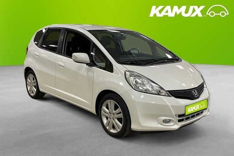 Vit Begagnad 2015 Honda Jazz Halvkombi | 84 700 kr (Bra pris) - Bild 1/4