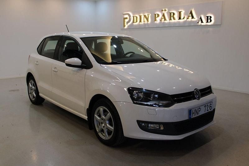 Vit Begagnad 2012 VW Polo Halvkombi | 39 900 kr (Superpris) - Bild 1/4