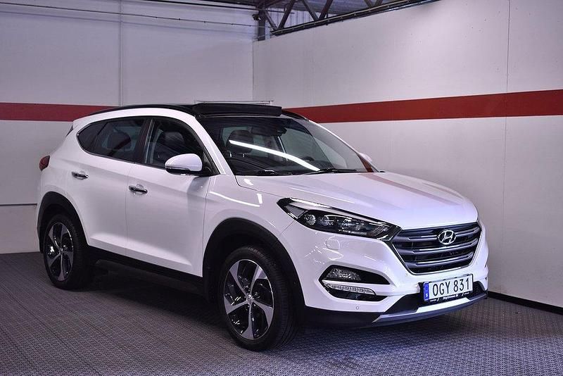 Vit Begagnad 2016 Hyundai Tucson SUV | 214 500 kr (Marknadspris) - Bild 1/4