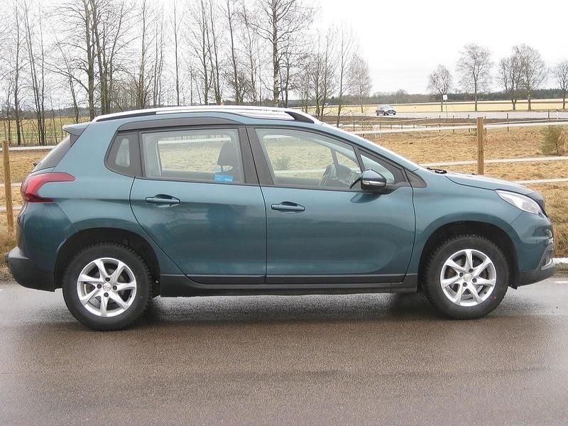 Begagnad Peugeot 2008 82 HK (60 kW) 2016 Emerald crystal metallic SUV
