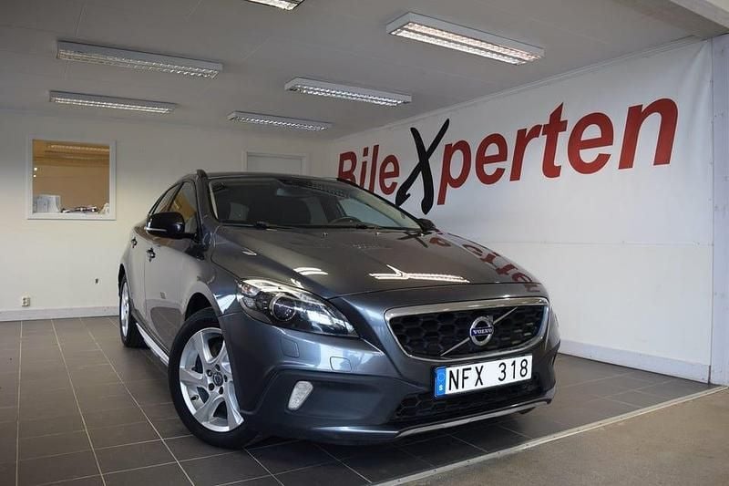 Begagnad Volvo V40 CC Summum 150 HK (110 kW) 2013 Grå Kombi