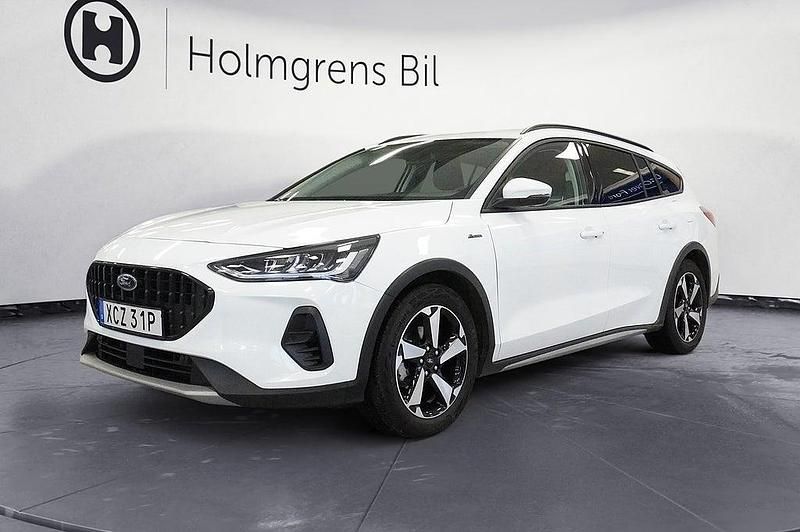 Vit Begagnad 2023 Ford Focus Active Kombi | 225 800 kr (Marknadspris) - Bild 1/4