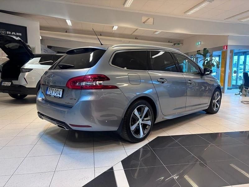 Begagnad Peugeot 308 SW GT-line 131 HK (96 kW) 2018 Grå artense metallic Kombi
