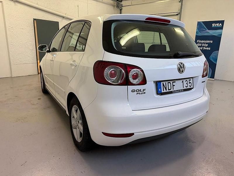 Begagnad VW Golf VII 102 HK (75 kW) 2012 Vit Halvkombi